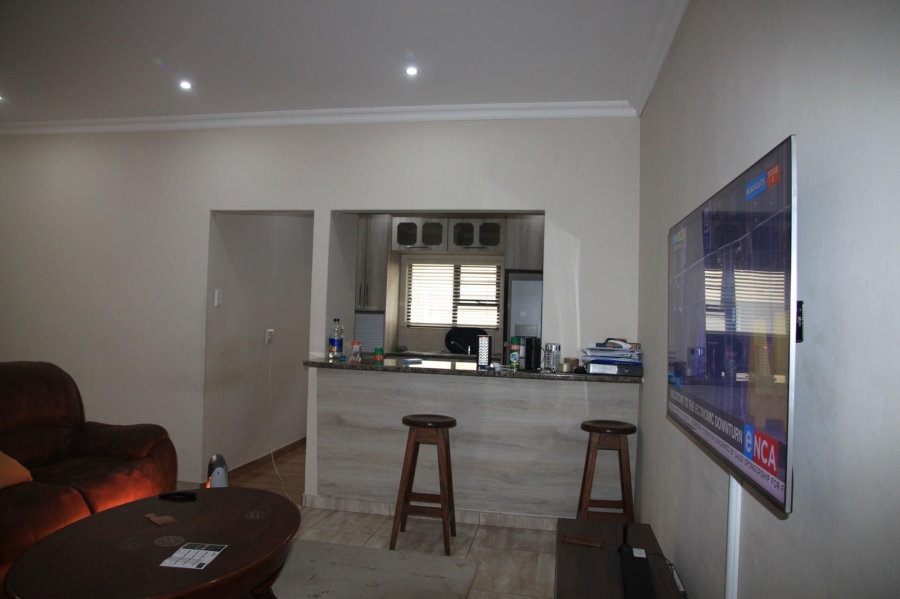 To Let 3 Bedroom Property for Rent in Sunnyridge Eastern Cape